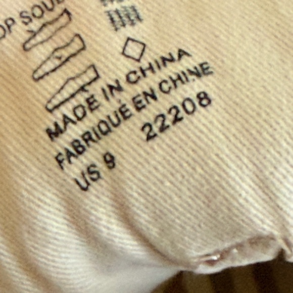 Taos High-Top Canvas Sneakers in Beige and Tan NWT, size 9. - Picture 8 of 9